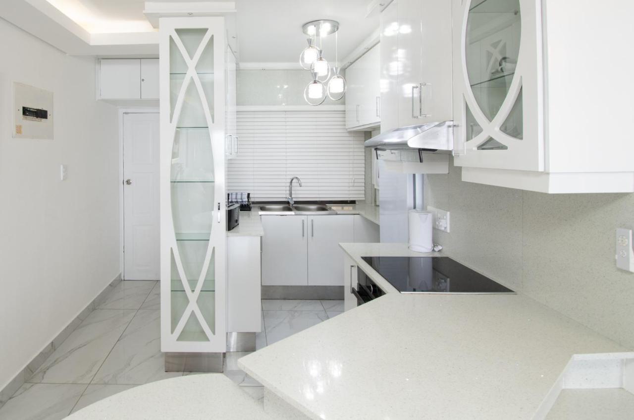8 Bronze Apartment