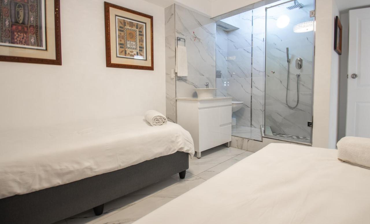 8 Bronze Apartment *